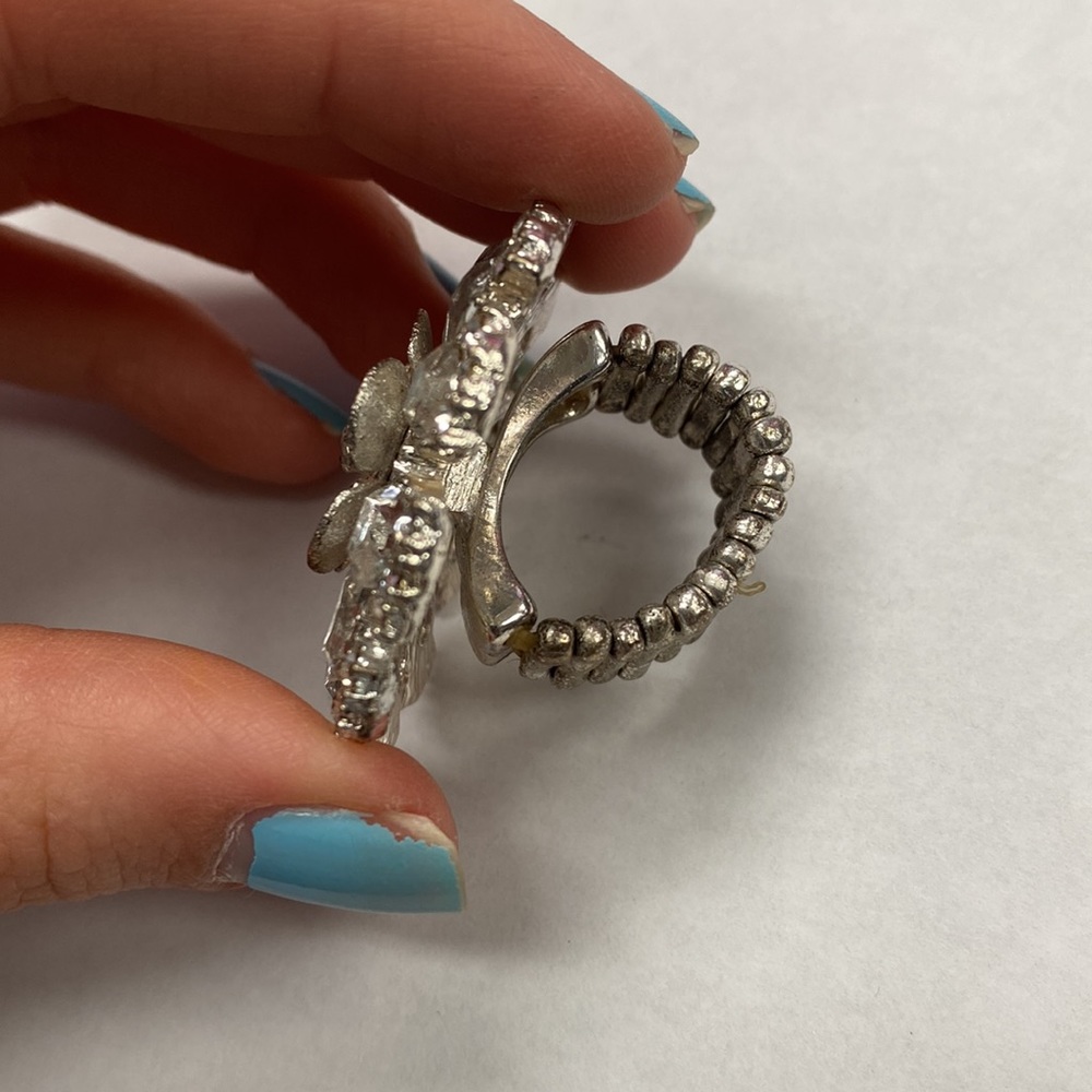 Flower ring - Picture 2 of 3